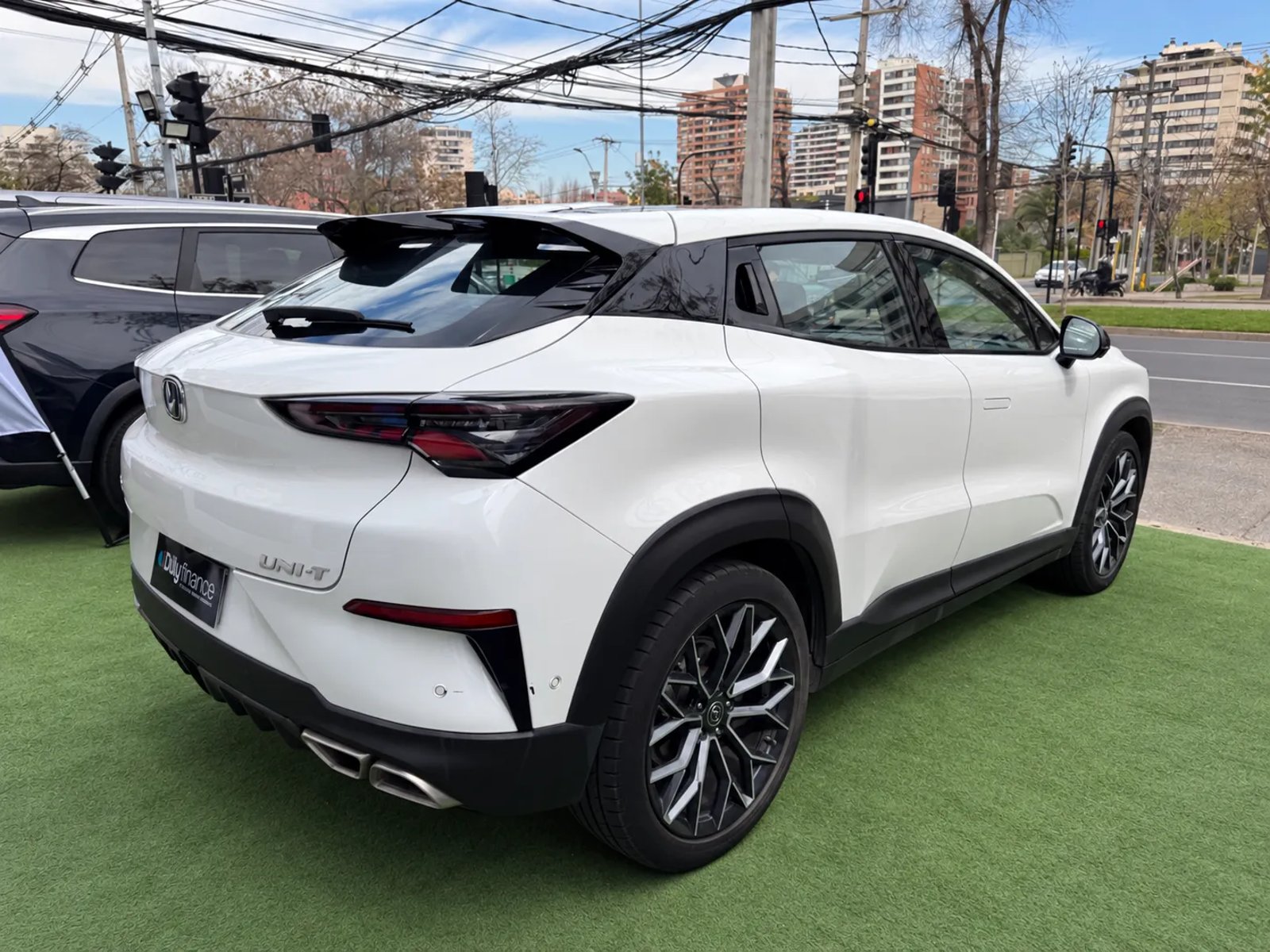 Changan UNI-T ELITE 1.5 AT 2023 - Foto 2 de 20