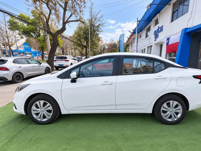 Nissan Versa Sense MT 1.6 2021 - Imagen 14 de 18