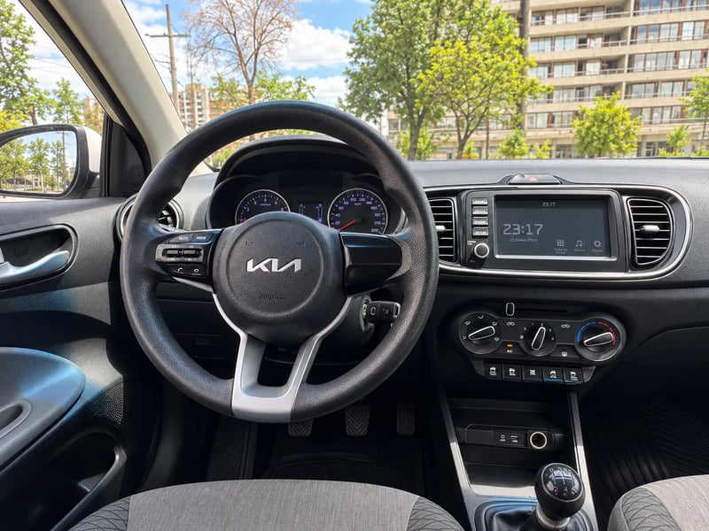 Kia SOLUTO 1.4 2022 - Imagen 10 de 20