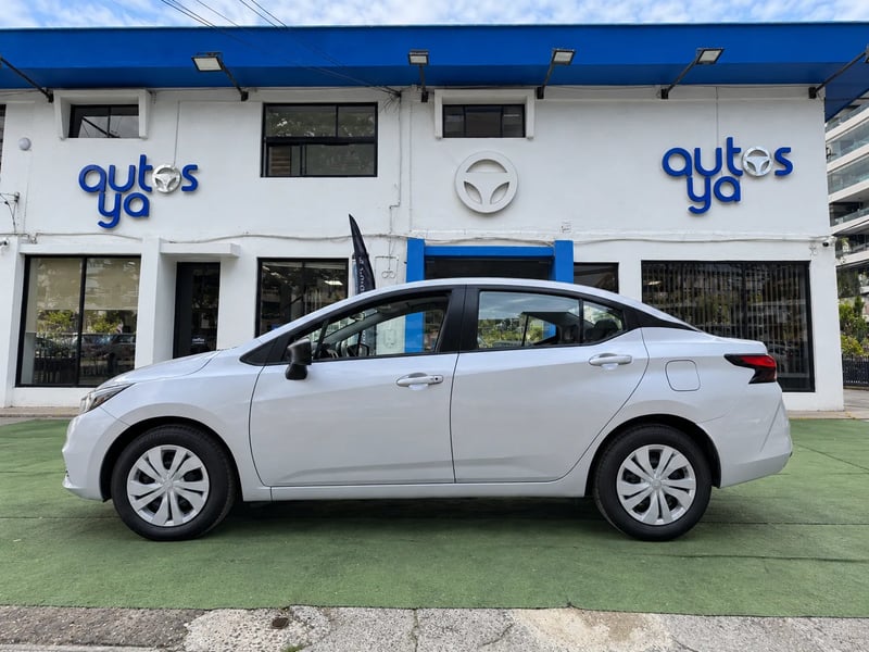 Nissan VERSA CVT 1.6 AUT 2023 - Imagen 9 de 20
