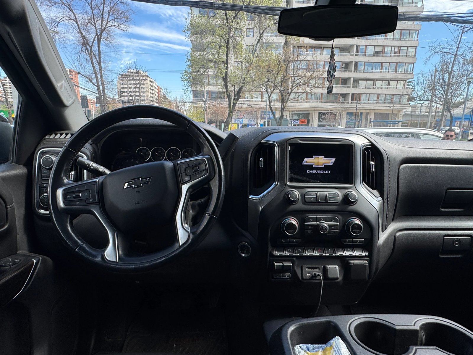 Chevrolet SILVERADO DCAB 4X4 5.3 AT 2021 - Imagen 18 de 18