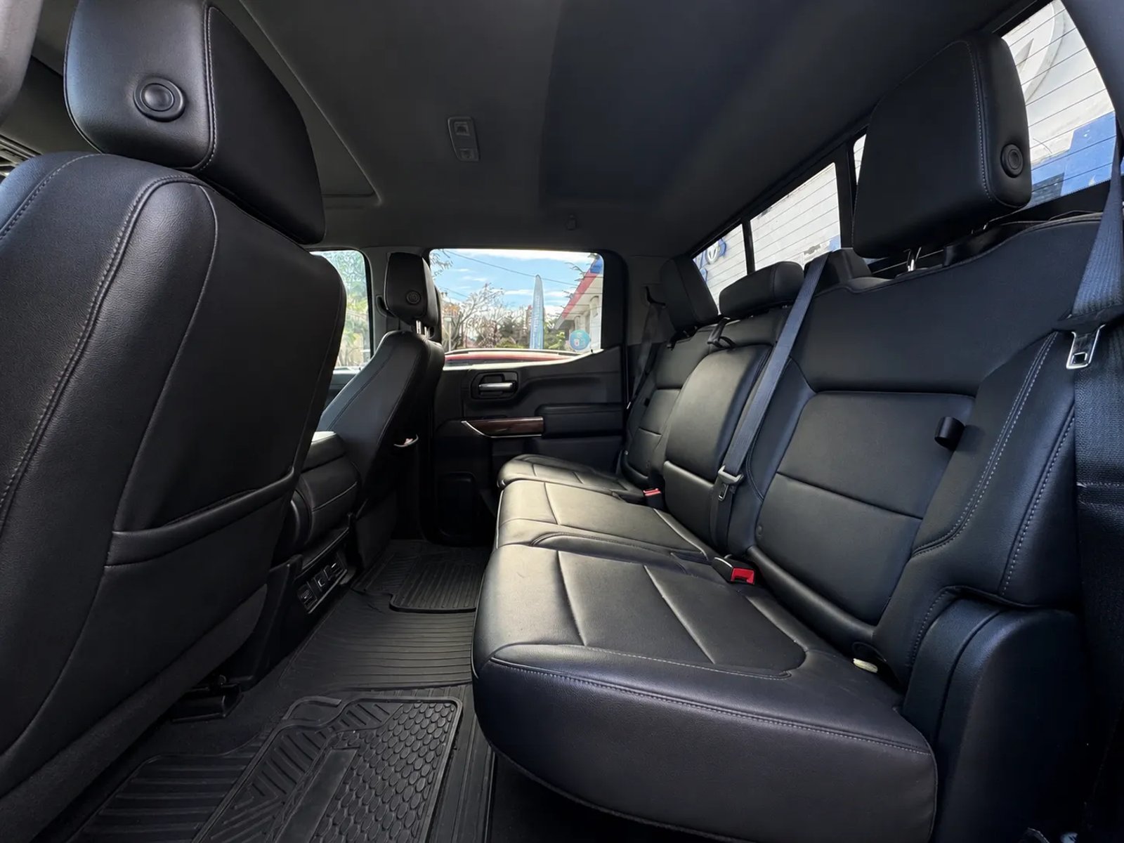 Chevrolet SILVERADO DCAB 4X4 5.3 AT 2021 - Imagen 7 de 18