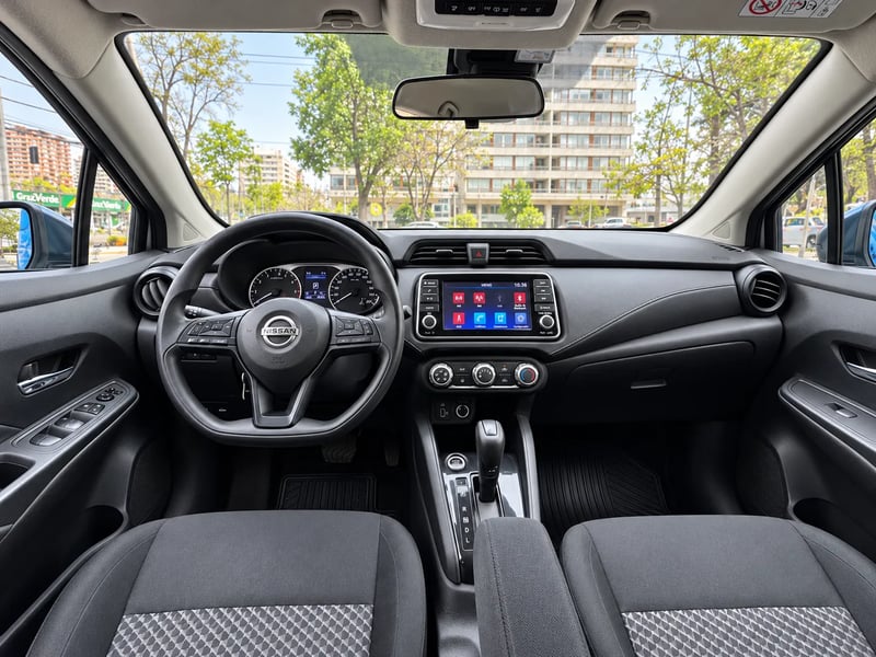 Nissan VERSA 4X2 1.6 AT 2023 - Imagen 10 de 20