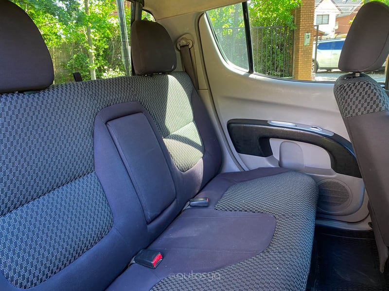 Mitsubishi L200 D CAB 4X4 2.5 AUT 2009 - Imagen 16 de 19