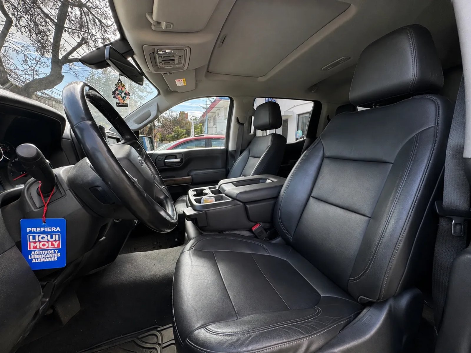 Chevrolet SILVERADO DCAB 4X4 5.3 AT 2021 - Imagen 6 de 18