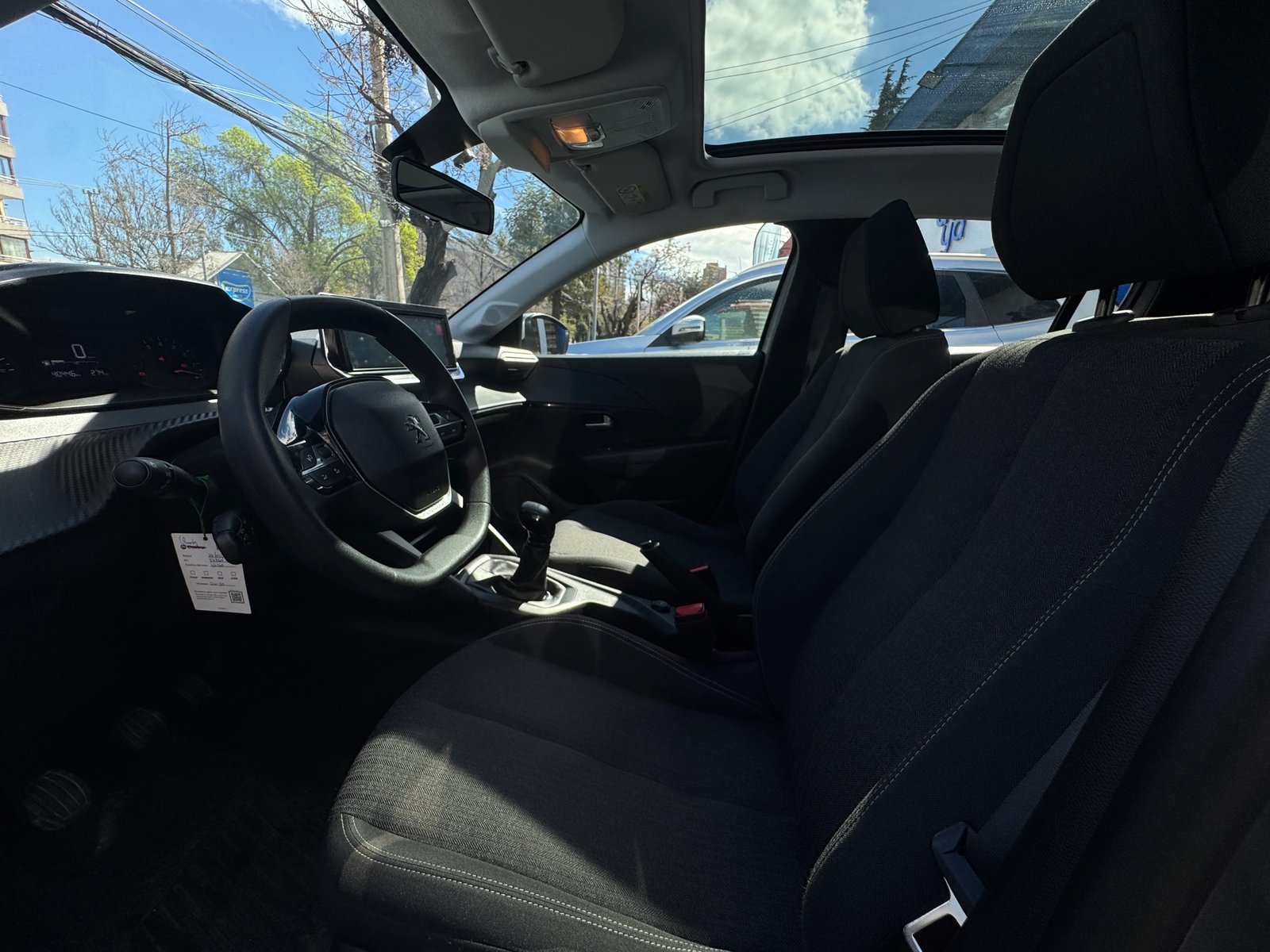 Peugeot 208 PURETECH 75 MT 1.2 2024 - Imagen 19 de 20