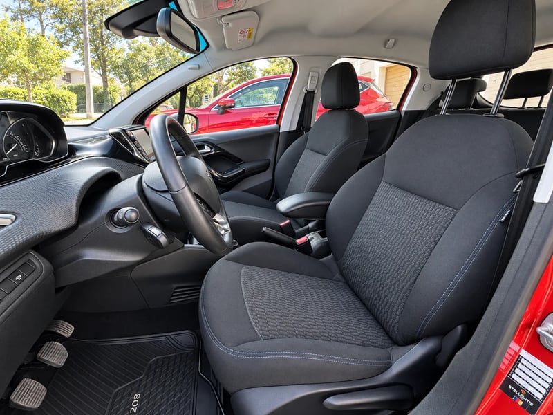 Peugeot 208 PURE TECH HB 1.2 2020 - Imagen 8 de 19