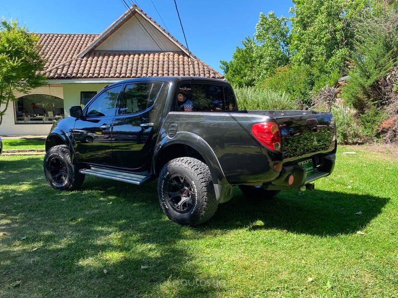 Mitsubishi L200 D CAB 4X4 2.5 AUT 2009 - Imagen 7 de 19