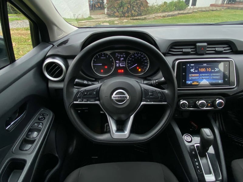Nissan VERSA CVT 1.6 AUT 2023 - Imagen 9 de 18