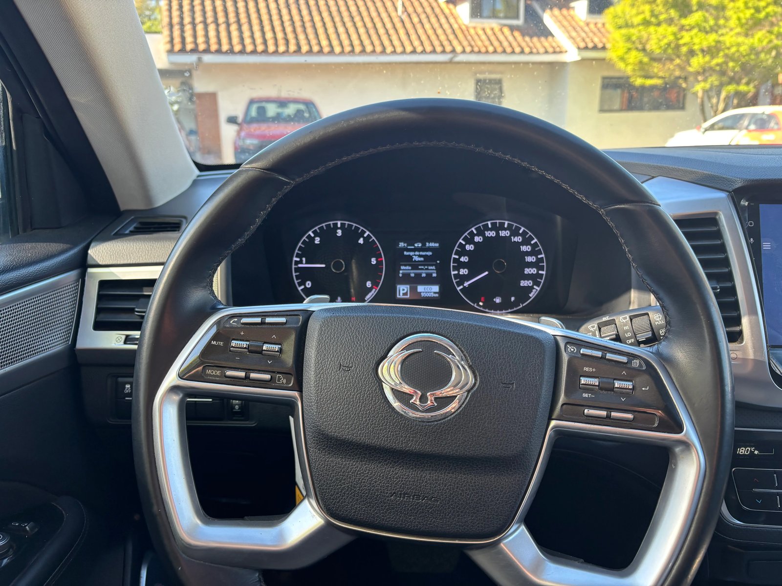 SsangYong NEW REXTON LIMITED PLUS 4X4 2.2 AT 2022 - Foto 5 de 13