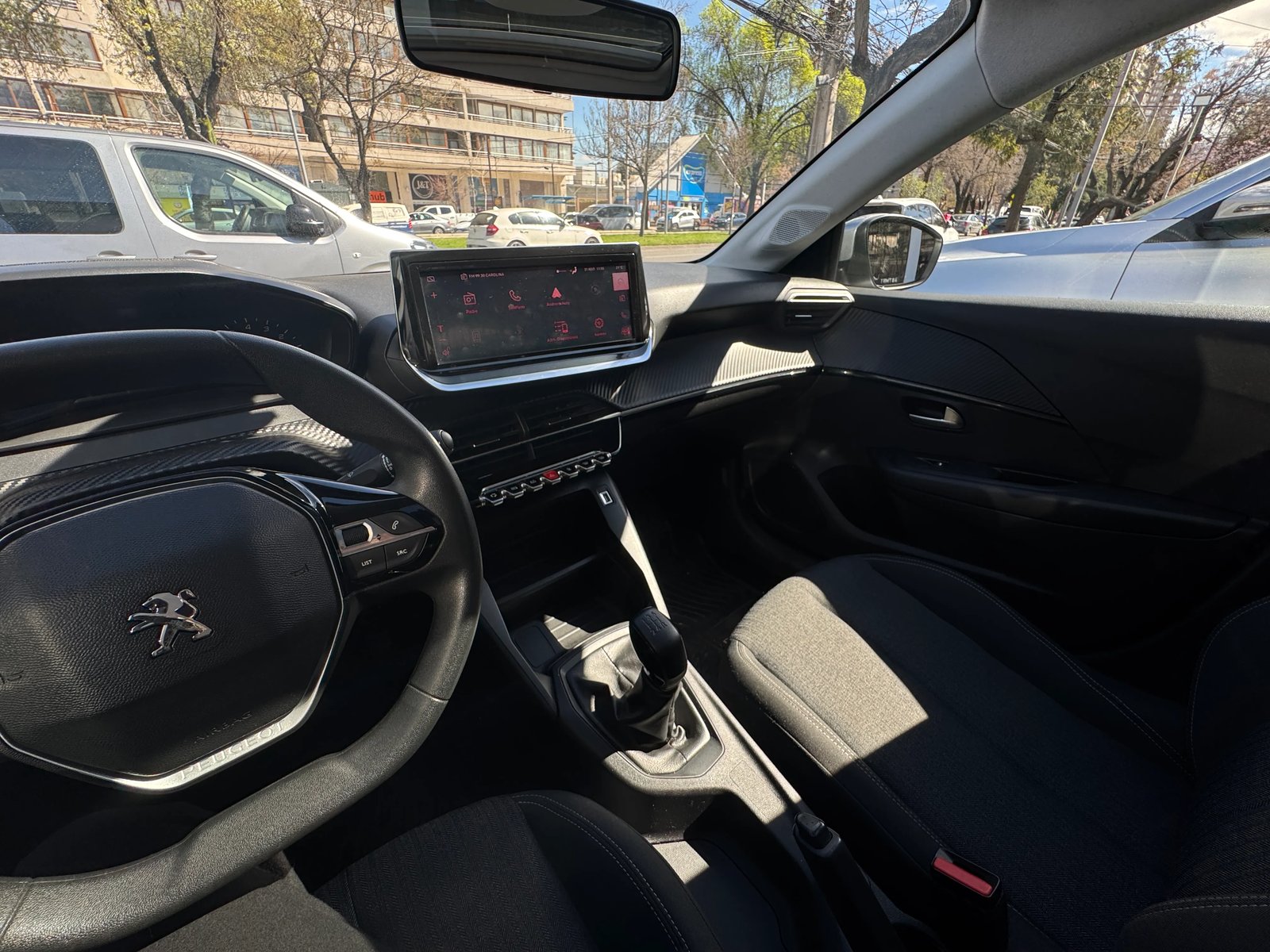 Peugeot 208 PURETECH 75 MT 1.2 2024 - Imagen 18 de 20