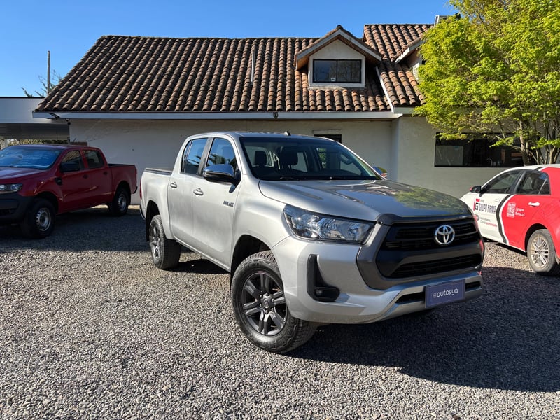 Toyota HILUX SR 4X4 MT 2.4 2025 - Imagen 11 de 13