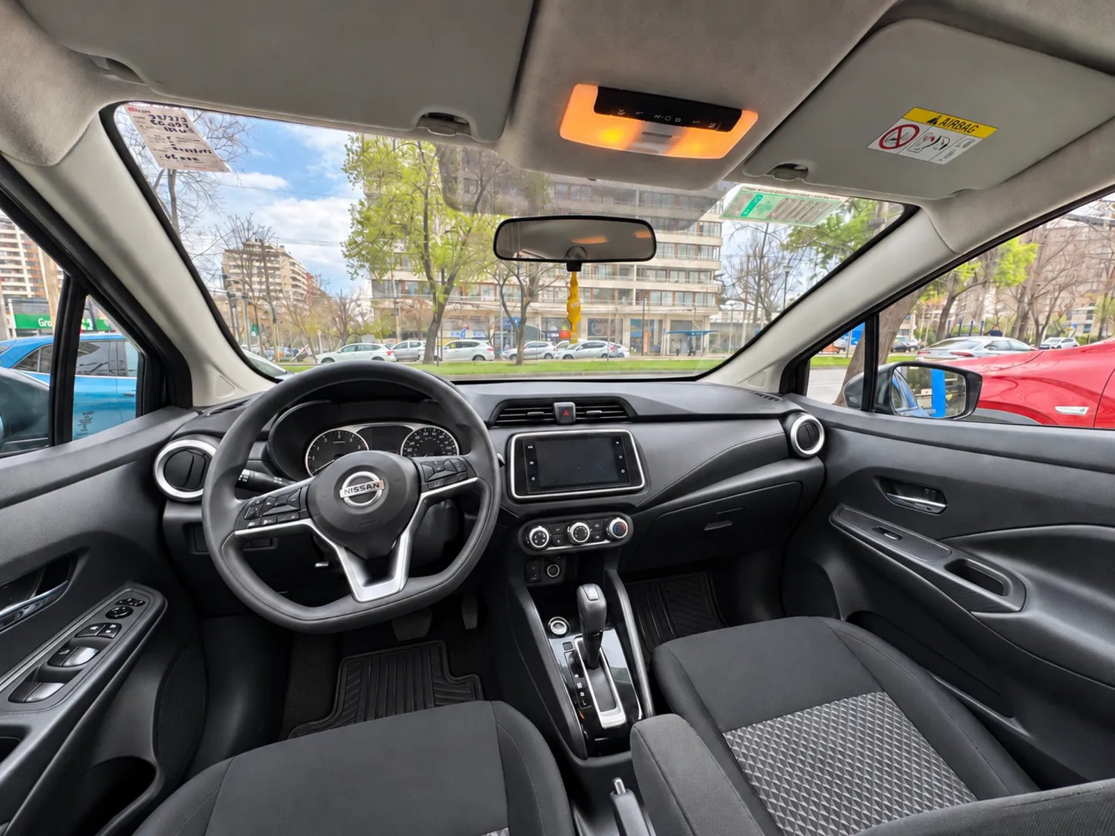 Nissan VERSA CVT 1.6 AT 2023 - Imagen 7 de 18