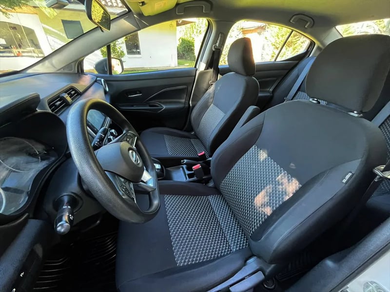 Nissan VERSA CVT 1.6 AUT 2023 - Imagen 7 de 10