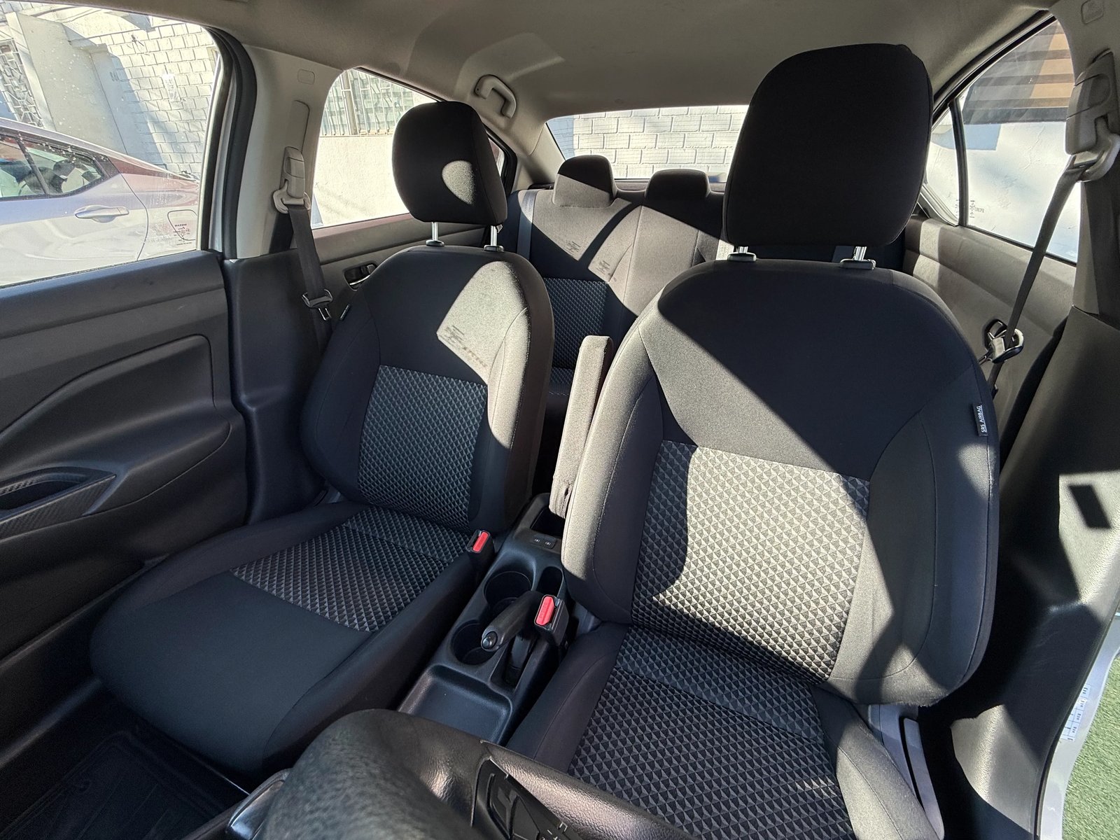NISSAN NEW VERSA SENSE 1.6 2023 - Imagen 17 de 20