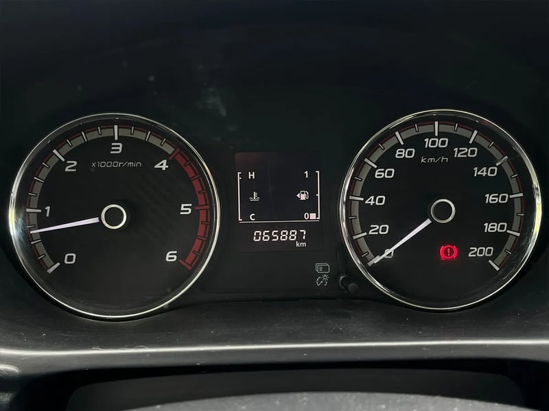 Mitsubishi L200 WORK CR WF 2.4 2023 - Imagen 5 de 12