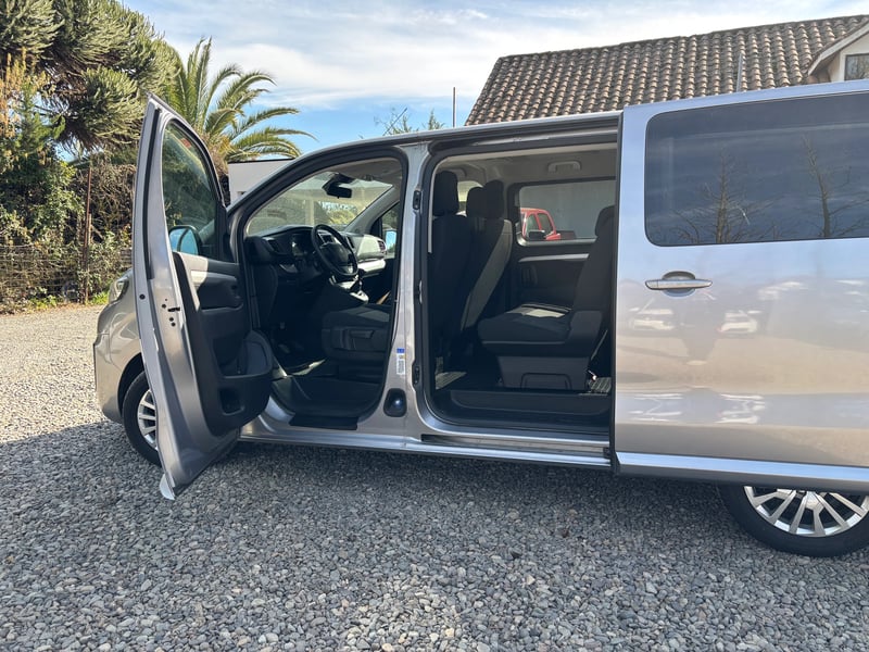 Peugeot TRAVELLER L3 BLUE HDI 180 2.0 2023 - Imagen 8 de 15