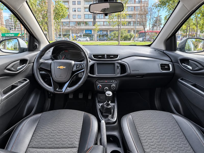 Chevrolet ONIX LTZ 1.4 2018 - Imagen 16 de 18