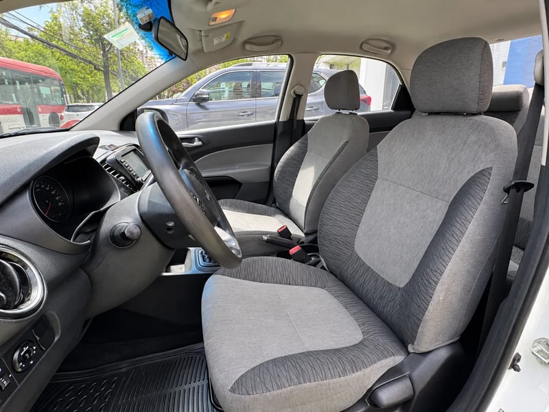 Kia SOLUTO 1.4 2022 - Imagen 15 de 20
