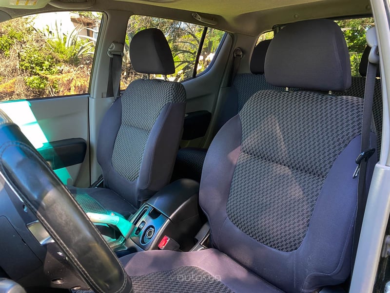 Mitsubishi L200 D CAB 4X4 2.5 AUT 2009 - Imagen 11 de 19