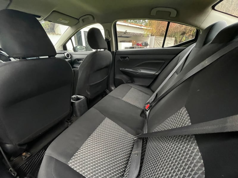 Nissan VERSA 1.6 AUT 2022 - Imagen 13 de 20
