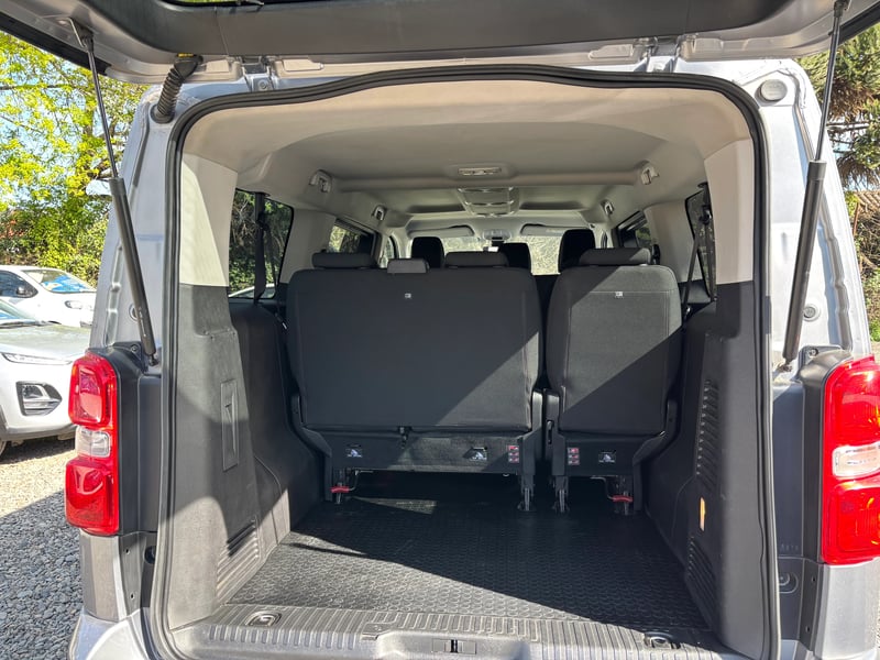 Peugeot TRAVELLER L3 BLUE HDI 180 2.0 2023 - Imagen 9 de 15