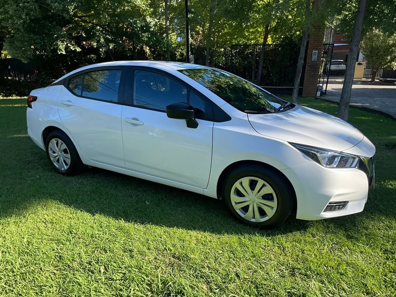 Nissan VERSA CVT 1.6 AUT 2023 - Imagen 9 de 10