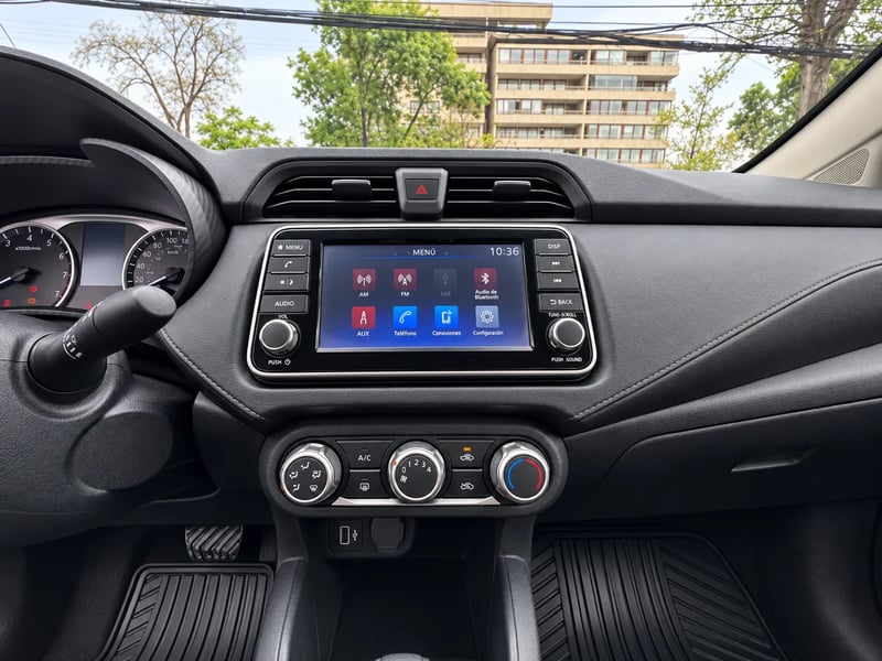Nissan VERSA 4X2 1.6 AT 2023 - Imagen 3 de 20