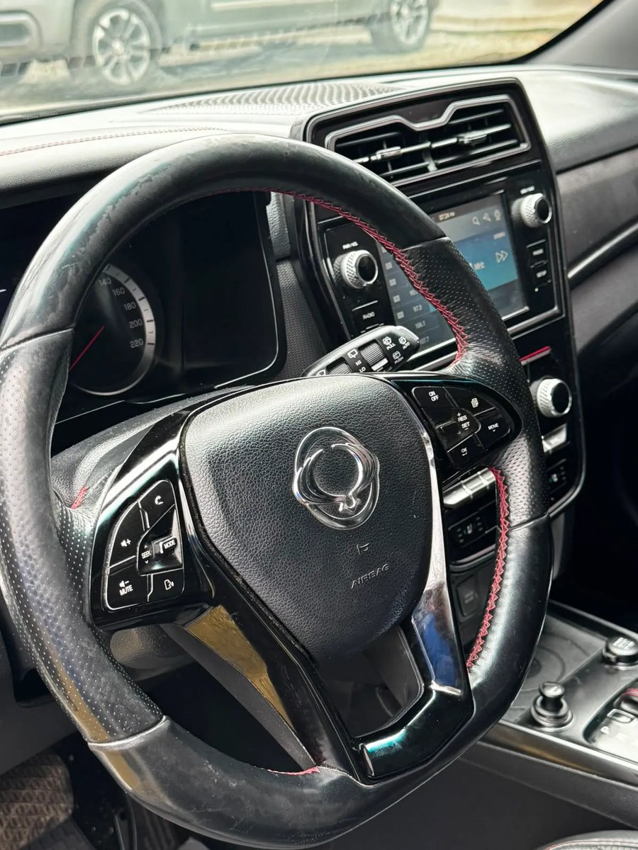 SsangYong TIVOLI LIMITED 2022 - Imagen 8 de 8