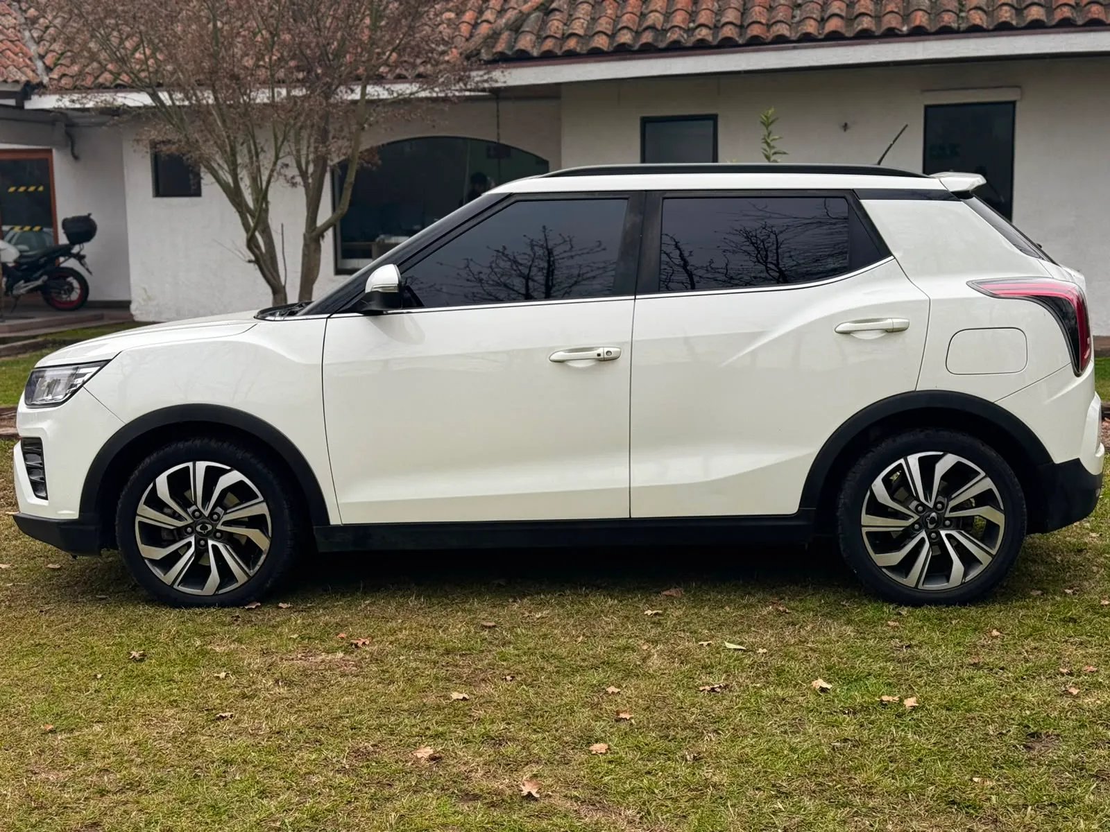 SsangYong TIVOLI LIMITED 2022 - Foto 4 de 8