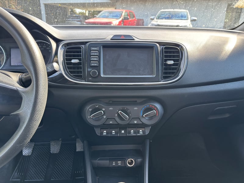 Kia SOLUTO LX 1.4 2022 - Imagen 8 de 10