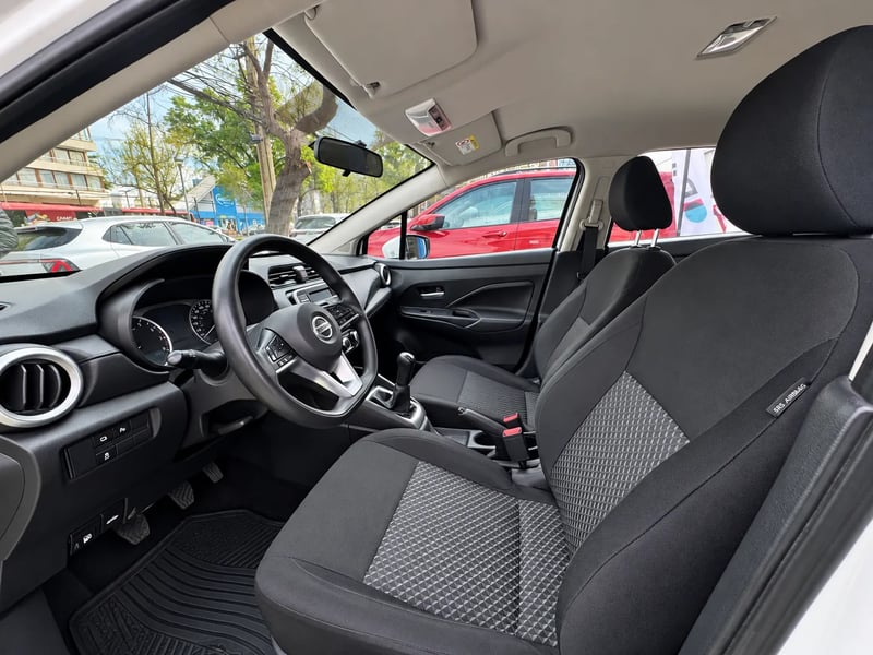 Nissan Versa Sense MT 1.6 2021 - Imagen 6 de 18