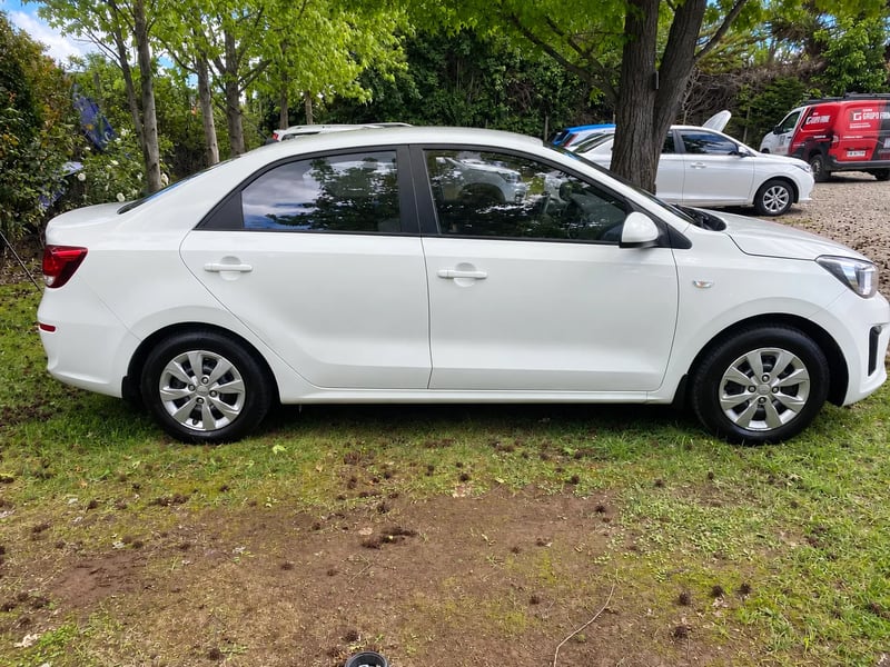 Kia SOLUTO LX 1.4 2022 - Imagen 10 de 13