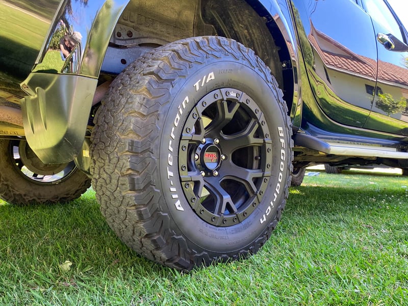 Mitsubishi L200 D CAB 4X4 2.5 AUT 2009 - Imagen 17 de 19