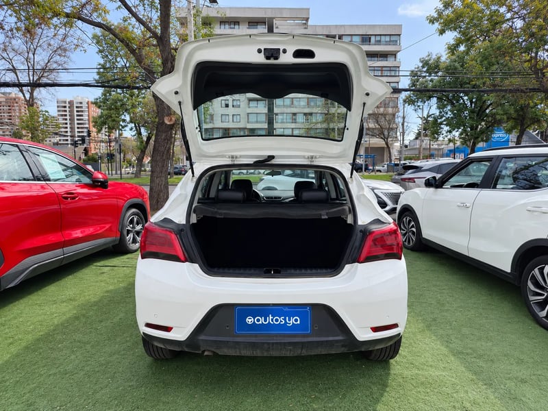 Chevrolet ONIX LTZ 1.4 2018 - Imagen 3 de 18