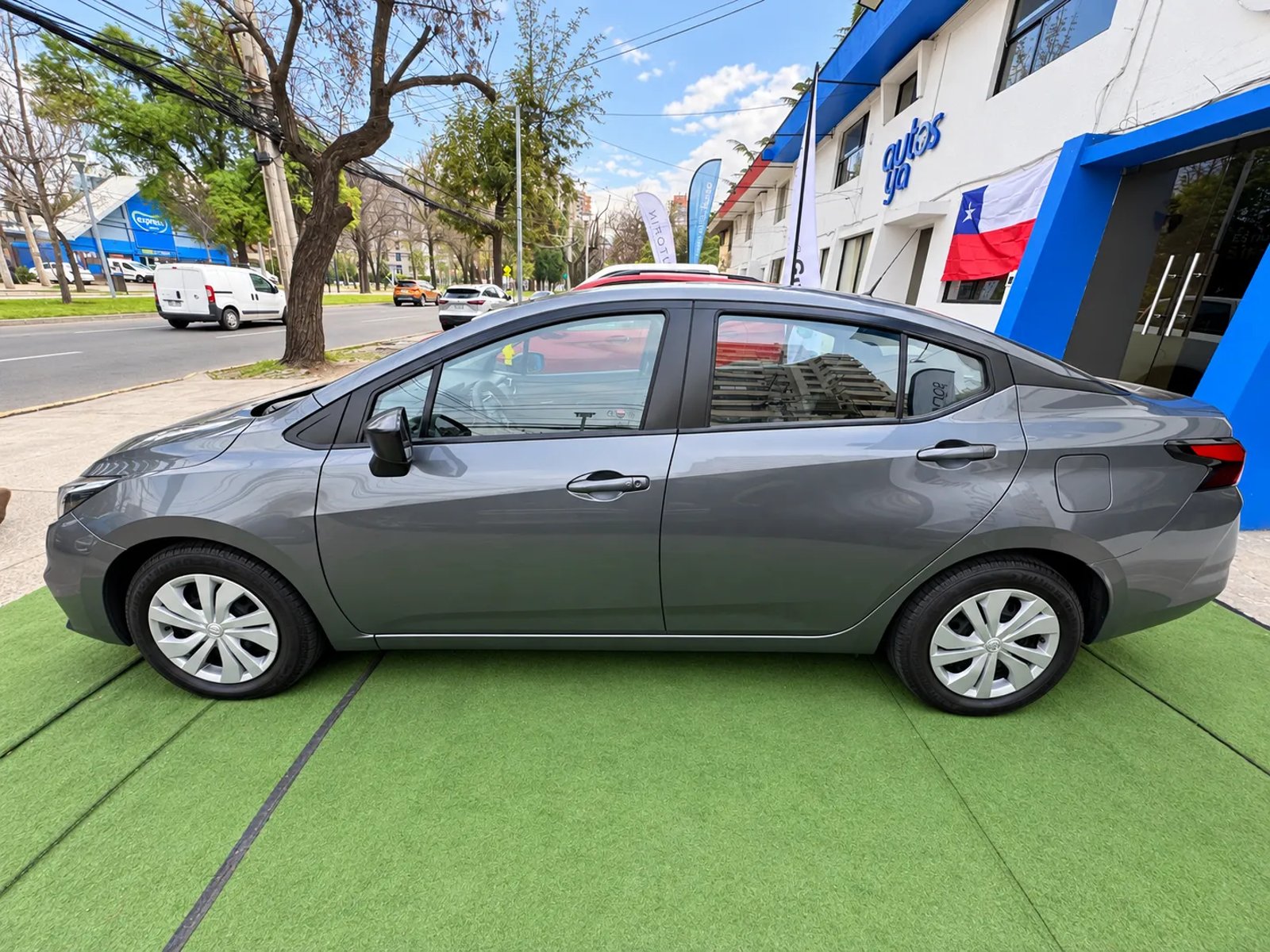 Nissan VERSA CVT 1.6 AT 2023 - Imagen 15 de 18