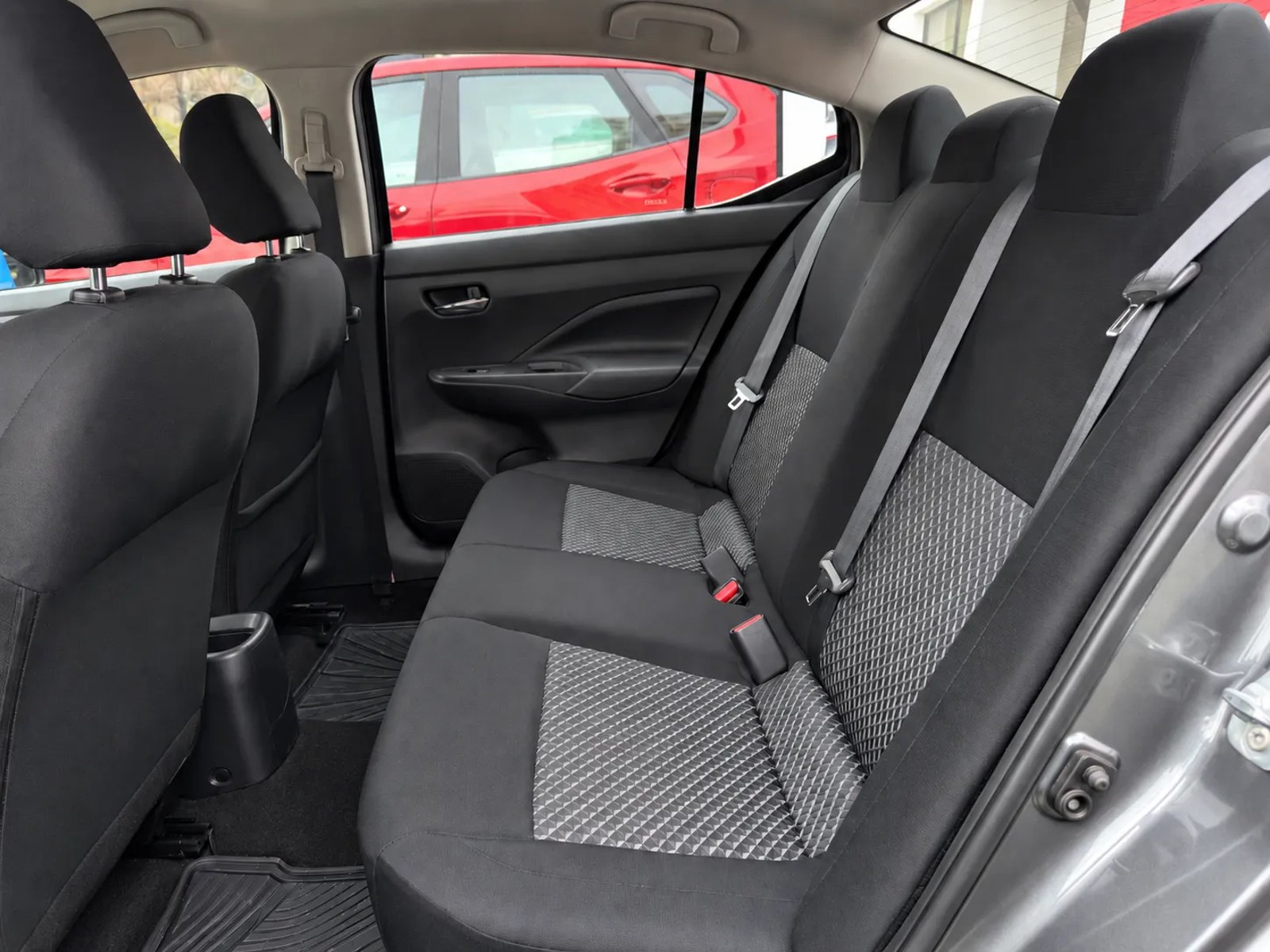 Nissan VERSA CVT 1.6 AT 2023 - Imagen 8 de 18