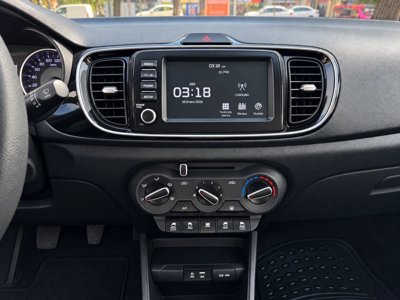 Kia SOLUTO LX 1.4 2022 - Imagen 7 de 20