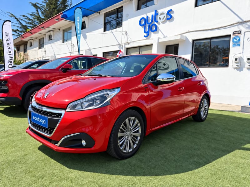 Peugeot 208 PURE TECH HB 1.2 2020 - Imagen 13 de 19