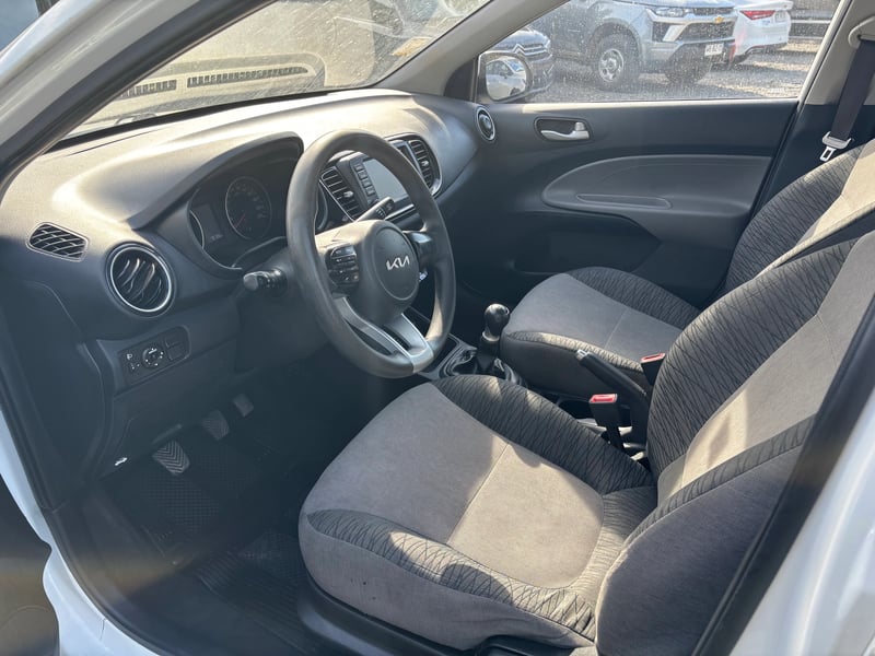 Kia SOLUTO LX 1.4 2022 - Imagen 6 de 10
