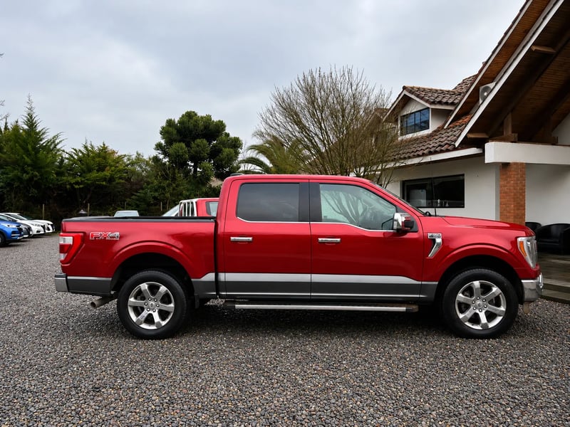 Ford F150 LARIAT LUXURY AT 4X4 2024 - Imagen 3 de 9