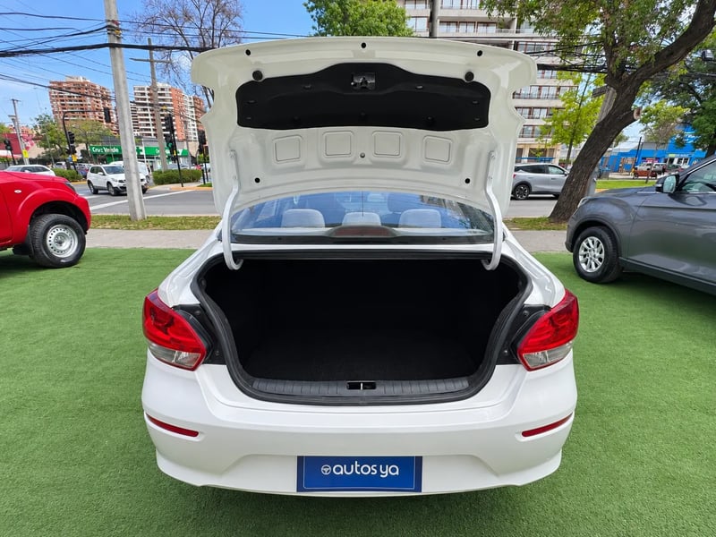 Kia SOLUTO 1.4 2022 - Imagen 9 de 20
