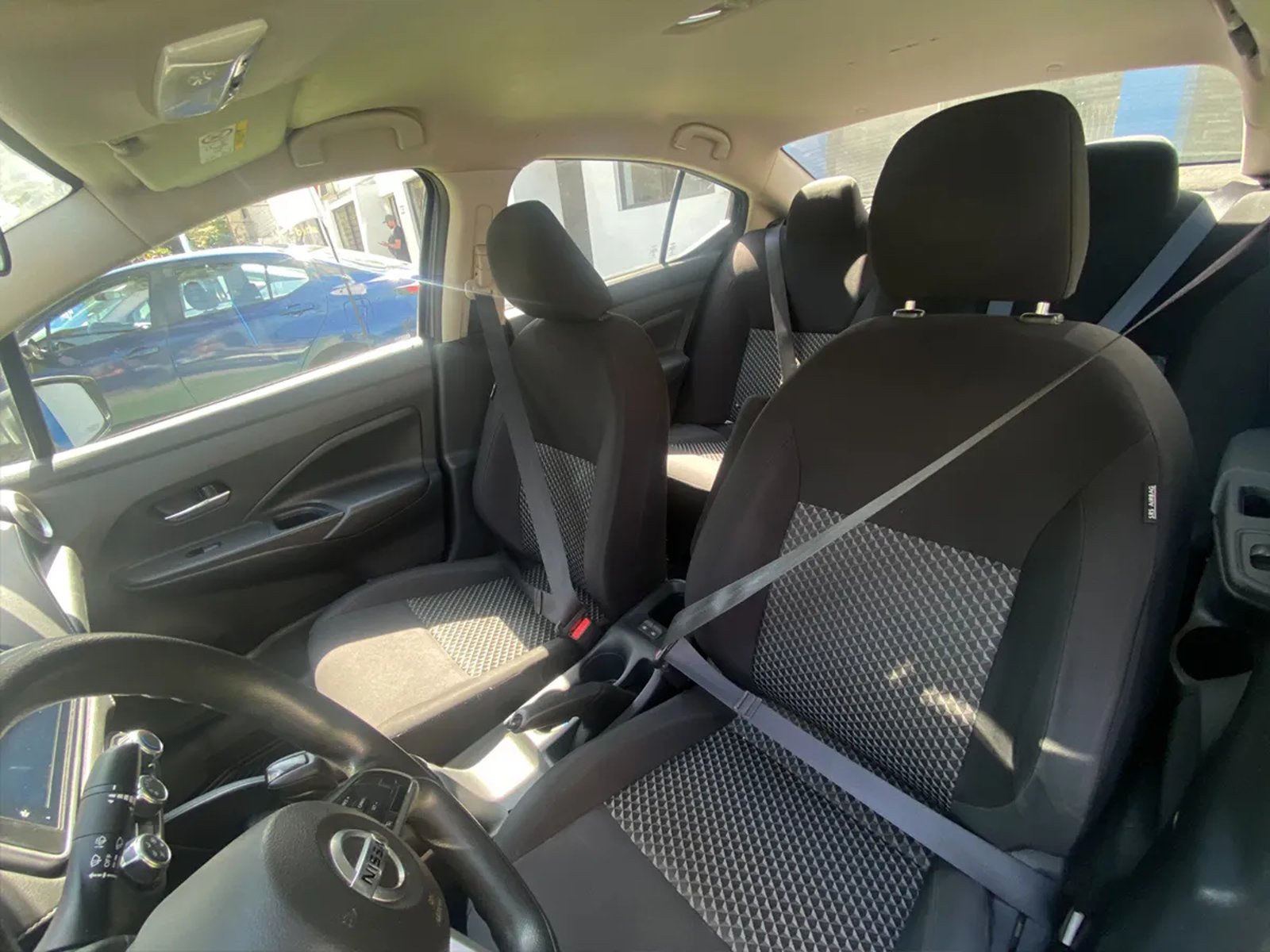 Nissan VERSA CVT 1.6 AUT 2023 - Imagen 6 de 10