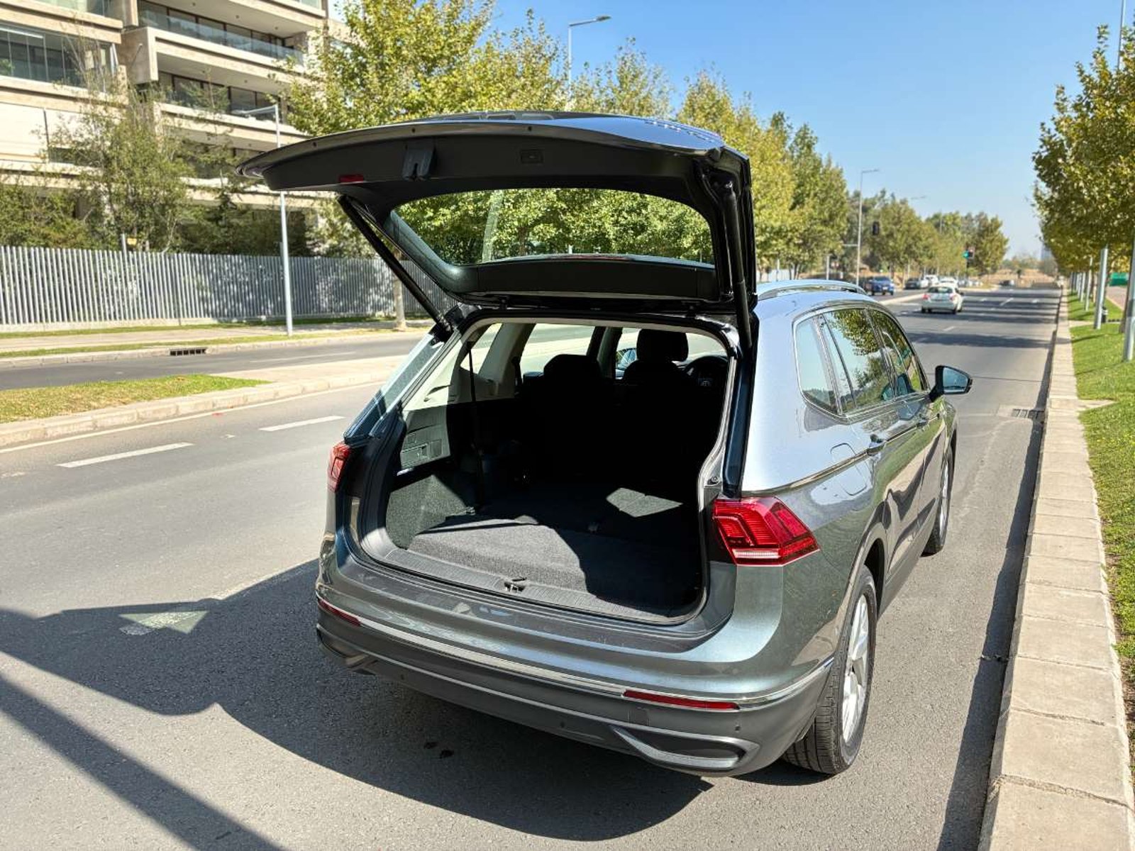 Volkswagen TIGUAN TSI COMFORTLINE 2025 - Imagen 9 de 18