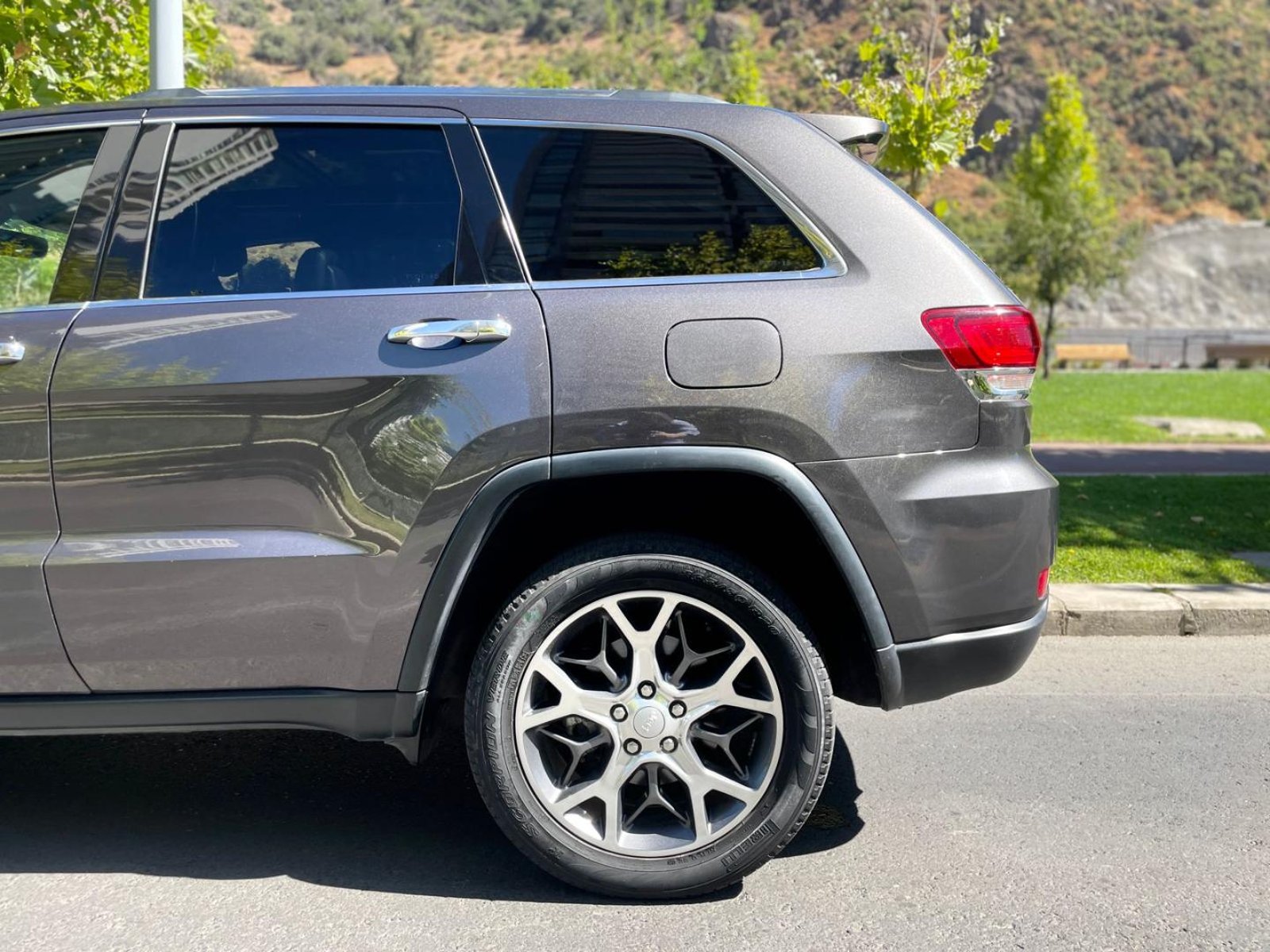 Jeep GRAND CHEROKEE 2021 - Imagen 20 de 20
