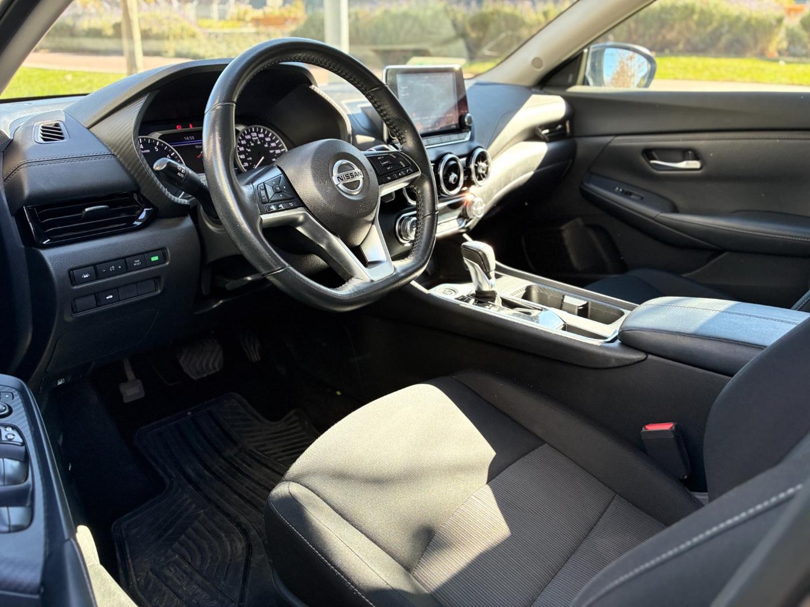 NISSAN SENTRA Advance 2.0 CVT 2022 - Imagen 8 de 18
