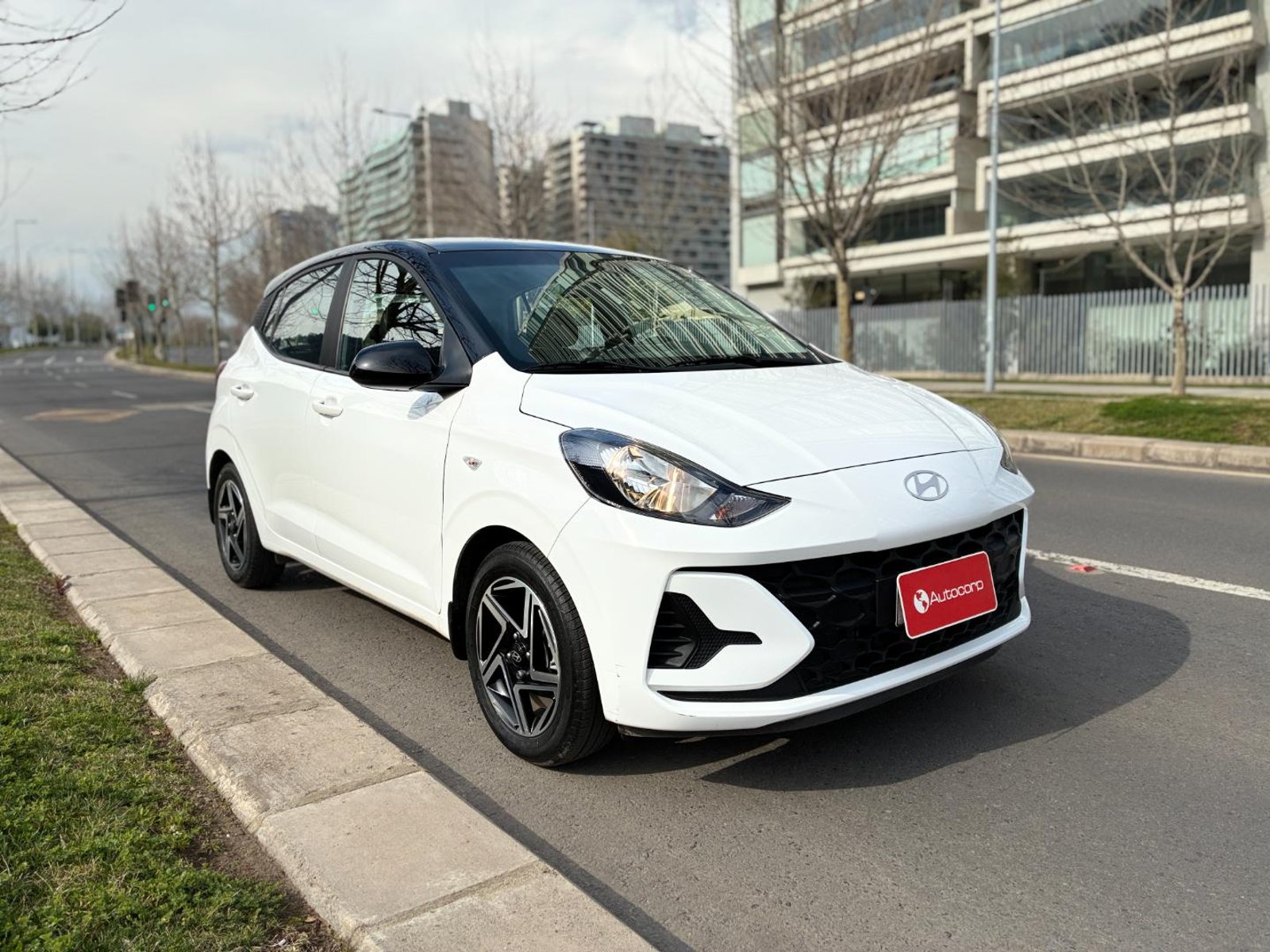 Hyundai GRAND I10 HB 1.2 Plus 2025 - Imagen 3 de 18