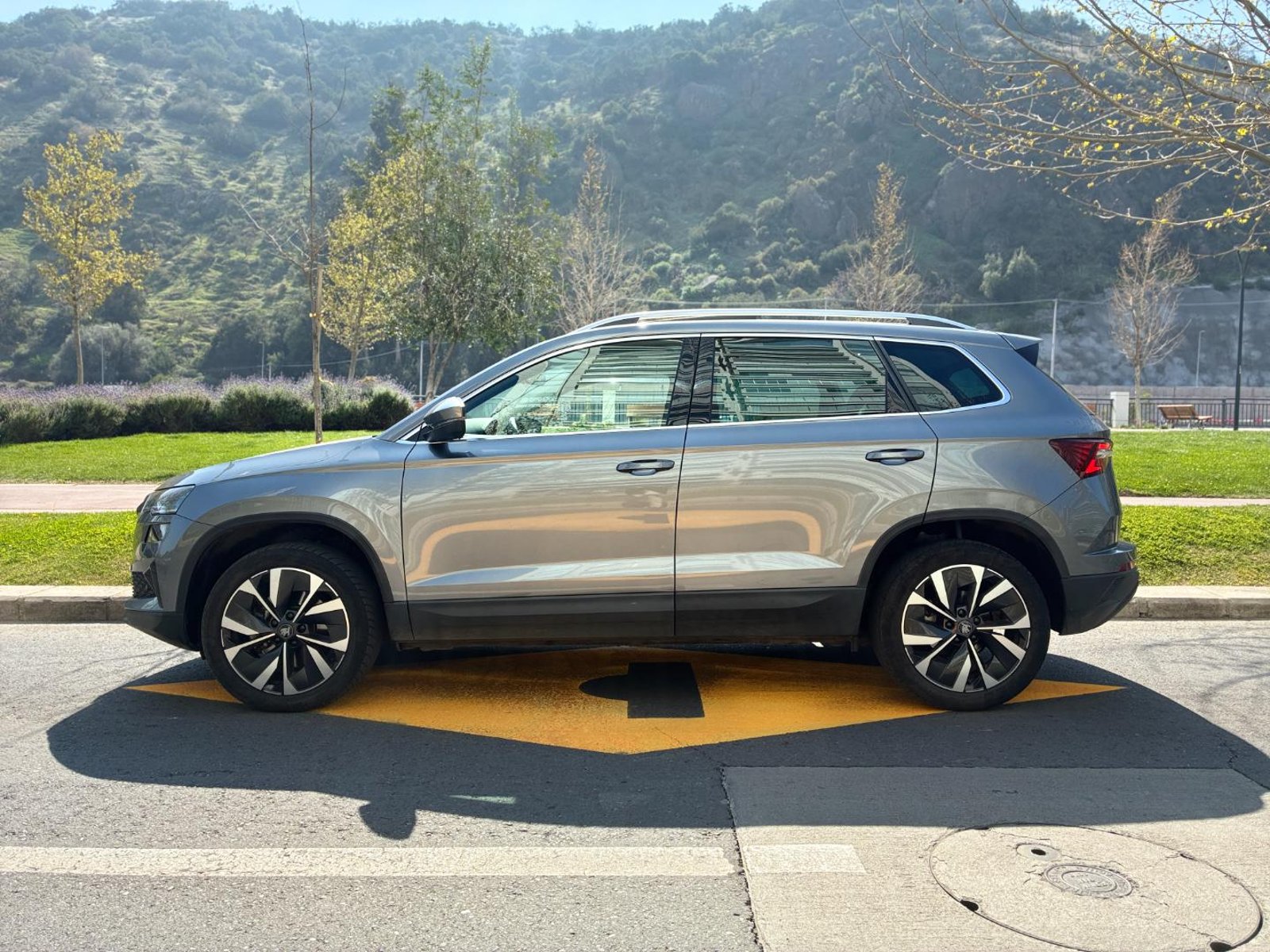 Skoda Karoq Design 1.4 TSI AT 2026 - Foto 4 de 20