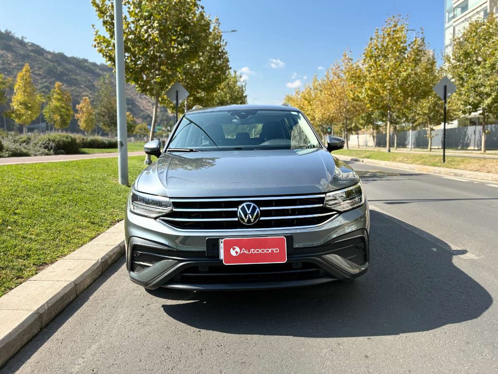 Volkswagen TIGUAN TSI COMFORTLINE 2025 - Foto 2 de 18