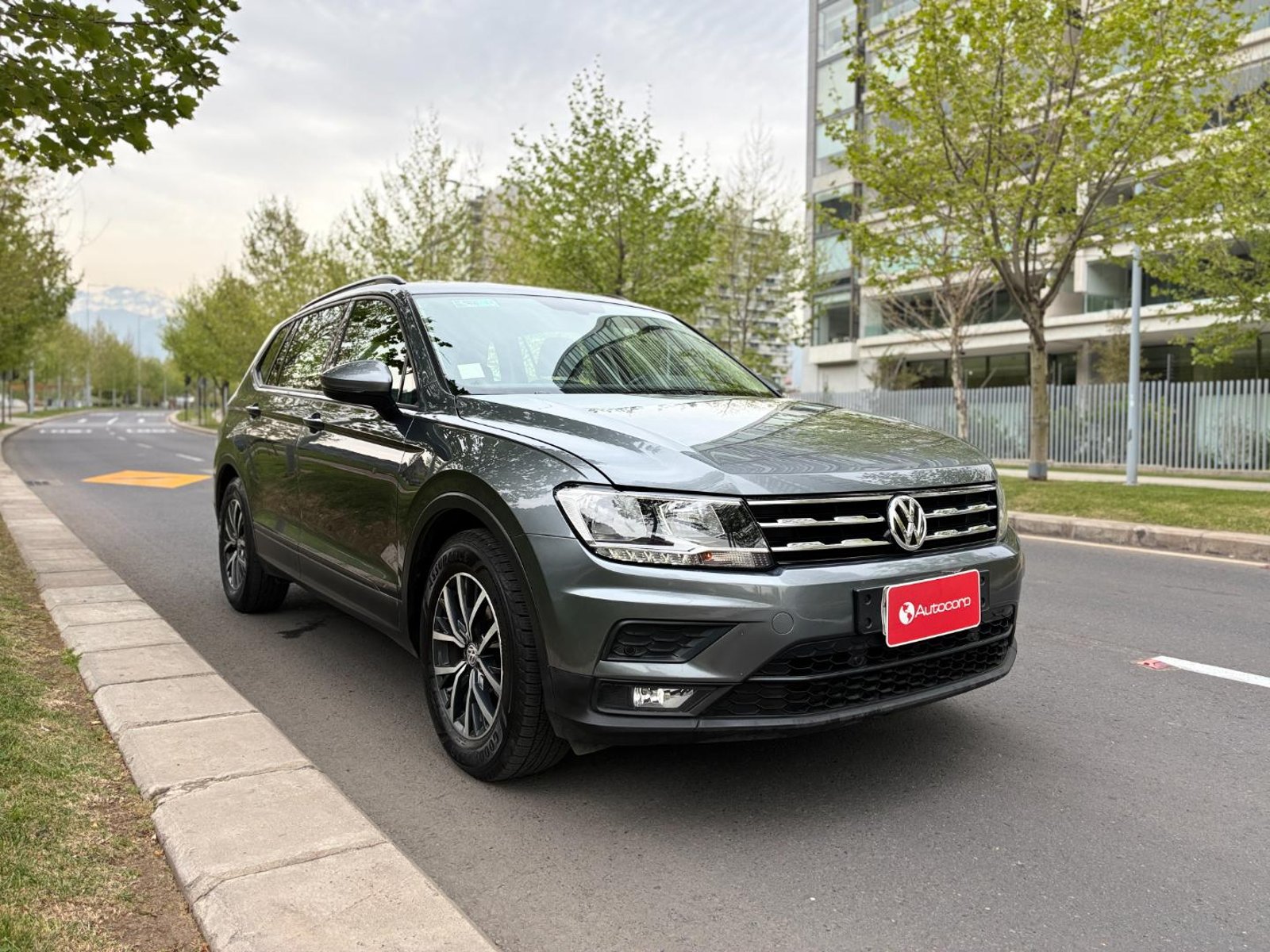 Volkswagen TIGUAN Comfortline 1.4 TSI 2019 - Foto 3 de 20
